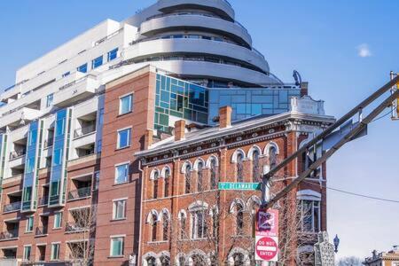 Cozysuites - 2Br With Direct Skybridge Access #5 Индианаполис Екстериор снимка