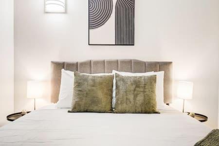 Cozysuites - 2Br With Direct Skybridge Access #5 Индианаполис Екстериор снимка