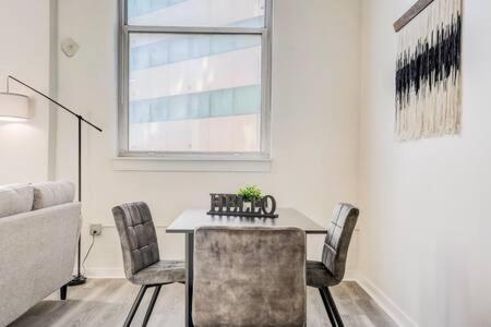 Cozysuites - 2Br With Direct Skybridge Access #5 Индианаполис Екстериор снимка
