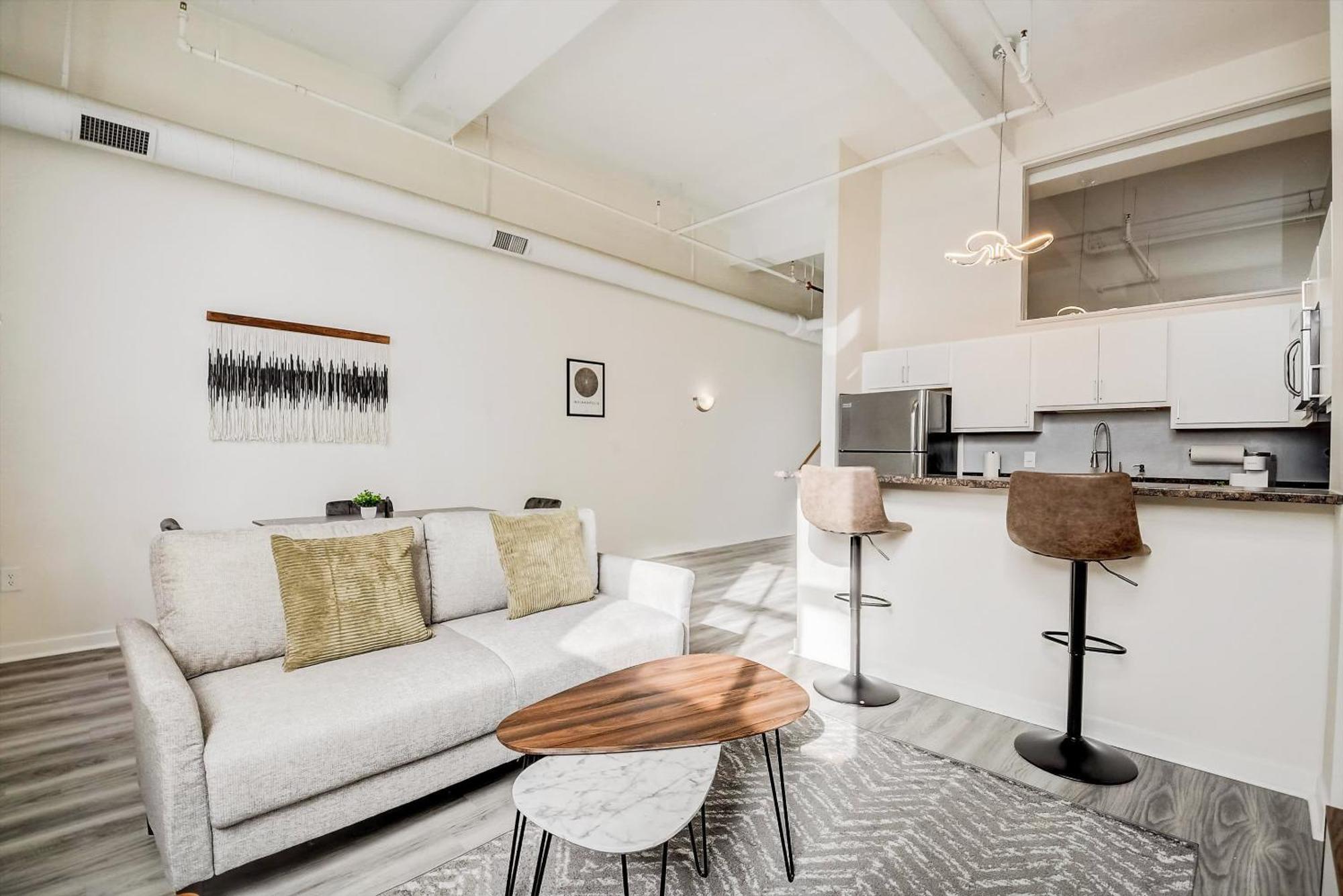 Cozysuites - 2Br With Direct Skybridge Access #5 Индианаполис Екстериор снимка